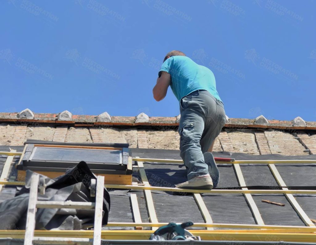 restoration-champ-naples-fl-reconstruction-restoration-roofer-working-new-roof-wood