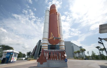 space-shuttle-atlantis-building-at-kennedy-space-center