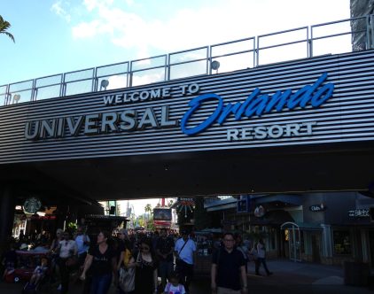 universal-citywalk-entry